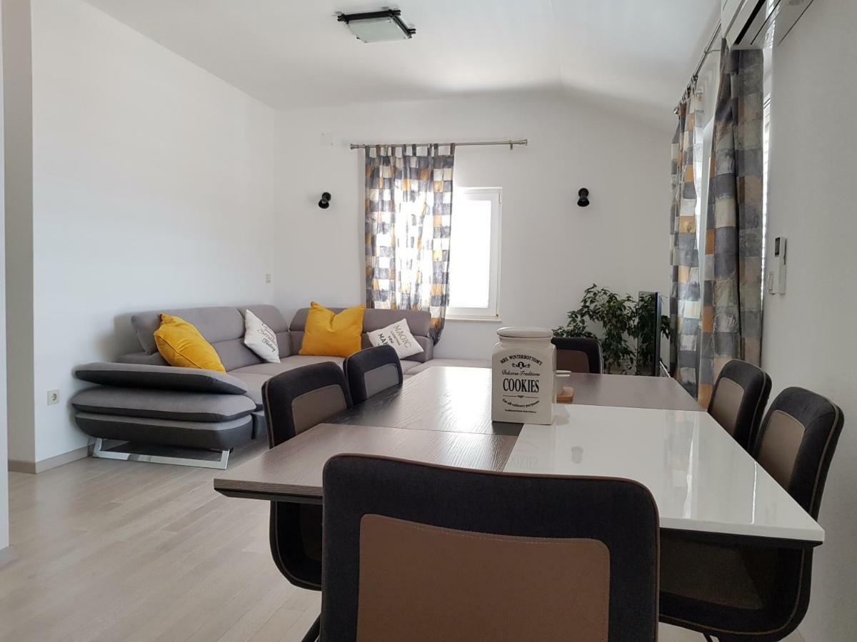 Apartments Krizanac Trogir Exterior photo